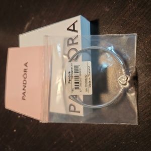 Pandora Moments Entwined Infinite Hearts Clasp Bangle Small